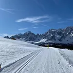 Comelico Dolomiti 公寓 *